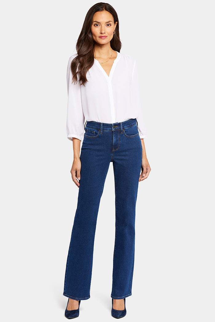 Blake Slim Flared Jeans With High Rise | Quinn