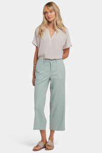 Wide Leg Cargo Capri Pants In Stretch Linen | Tomatillo | Pants | NYDJ