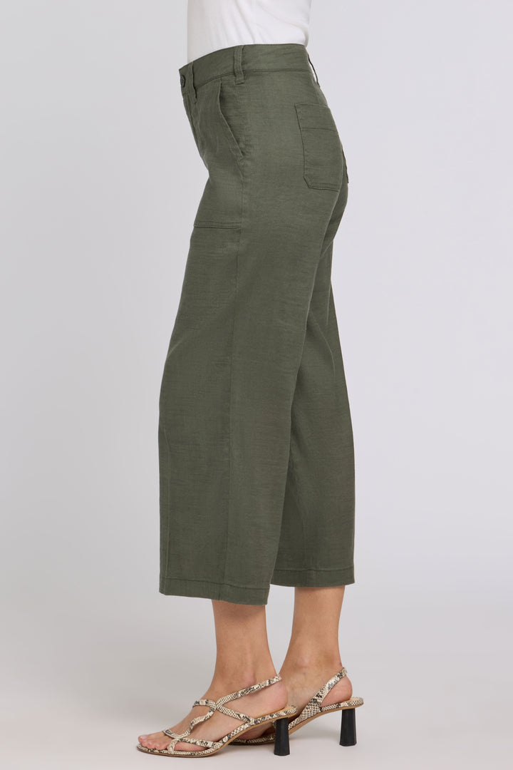 Wide Leg Cargo Capri Pants In Stretch Linen | Desert Green