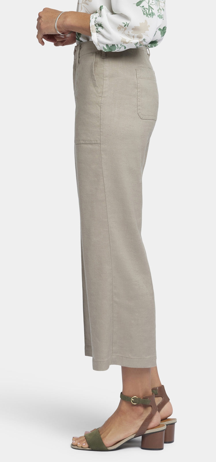 Wide Leg Cargo Capri Pants In Stretch Linen | Saddlewood | Pants | NYDJ