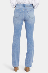 Marilyn Straight Jeans Light Blue Waist-Match™ Denim | Quinta | Pants | NYDJ