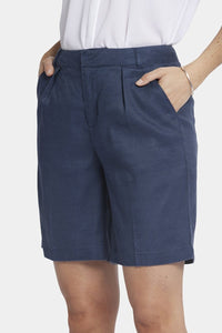 Relaxed Short In Oxford Navy Stretch Linen | Oxford Navy | Shorts | NYDJ