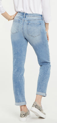 Margot Girlfriend Jeans Light Blue Premium Denim (Petite) | Quinta | Denim | NYDJ